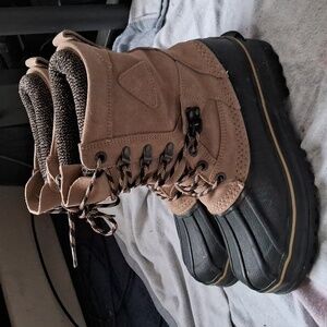 Rocky  men's size 8 steel shank boots